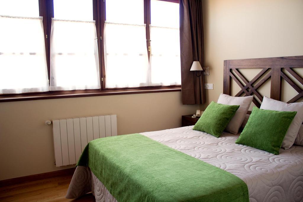 Hotel Y Apartamentos El Camin ポオ・デ・リャネス 部屋 写真